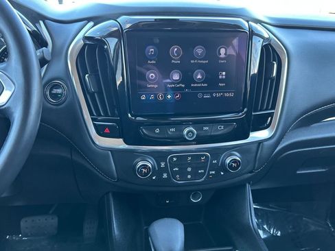 Used 2021 Chevrolet Traverse LT image 13