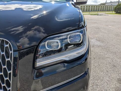 Used 2023 Lincoln Navigator 4WD image 9
