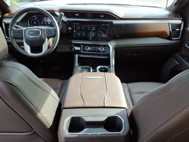 Used 2025 GMC Sierra 2500 Denali w/ Denali Reserve Package AWD/4WD image 26