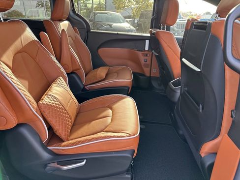 New 2026 Chrysler Pacifica Pinnacle w/ Trailer Tow Group image 51