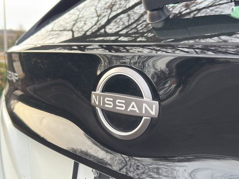 Used 2024 Nissan Leaf S image 12
