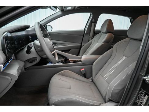 Used 2024 Hyundai Elantra Blue FWD image 32