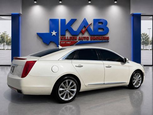 Used 2013 Cadillac XTS Luxury FWD image 3