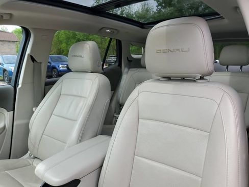 Used 2018 GMC Terrain Denali w/ Driver Alert Package II AWD/4WD image 19