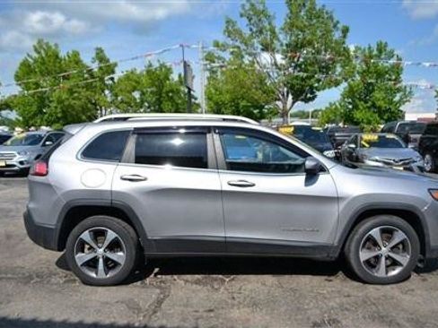 Used 2019 Jeep Cherokee Limited FWD image 5