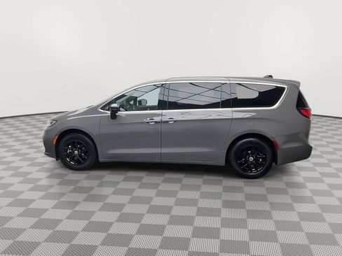 Used 2025 Chrysler Pacifica Select FWD image 35