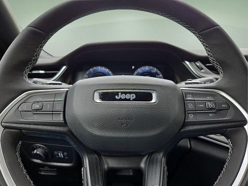 New 2025 Jeep Grand Cherokee L Altitude AWD/4WD image 24