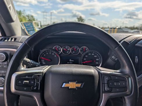 Used 2021 Chevrolet Silverado 1500 LT AWD/4WD image 10