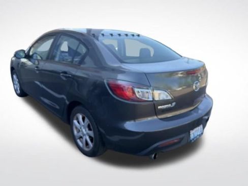 Used 2011 MAZDA MAZDA3 i Touring FWD image 4