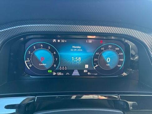 Certified 2025 Volkswagen Atlas Cross Sport SEL Premium R-Line image 22