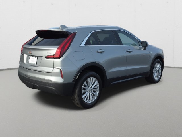 Certified 2024 Cadillac XT4 Luxury w/ Cold Weather Package AWD/4WD image 5
