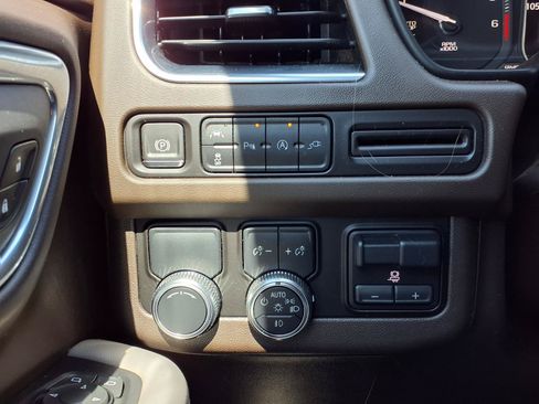 Used 2021 GMC Yukon SLT w/ SLT Luxury Plus Package RWD image 28