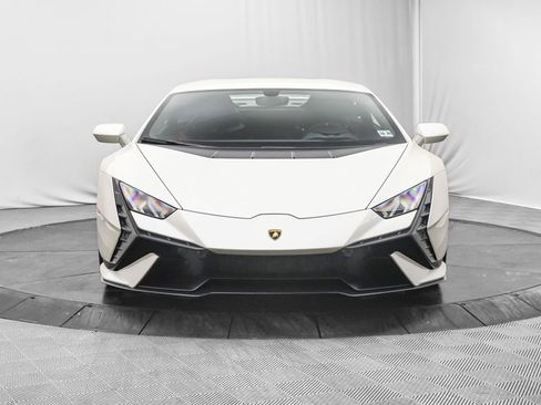 Used 2023 Lamborghini Huracan Tecnica image 2
