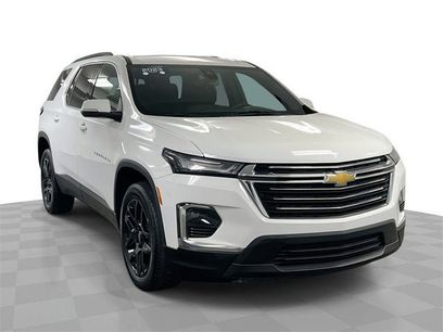 Used 2023 Chevrolet Traverse LT