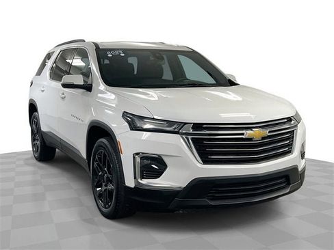 Certified 2023 Chevrolet Traverse LT image 1