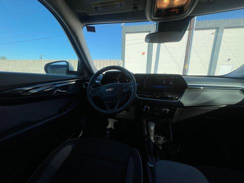 Used 2025 Chevrolet TrailBlazer LT image 34