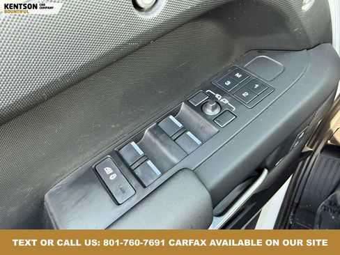 Used 2025 Land Rover Defender 110 S image 22