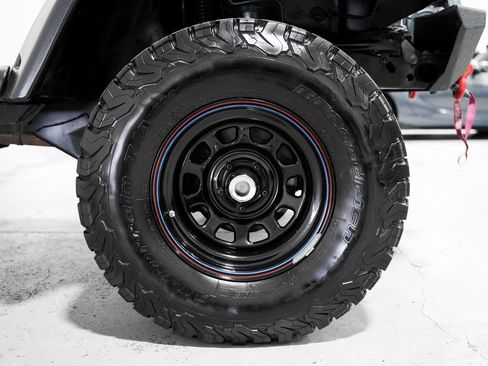 Used 1997 Jeep Wrangler SE AWD/4WD image 28