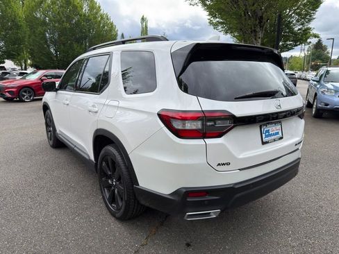 Used 2025 Honda Pilot Black Edition image 3