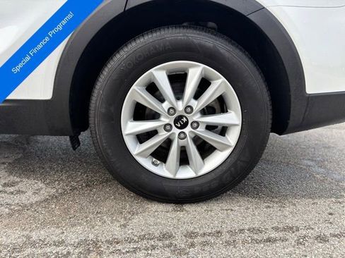 Used 2020 Kia Sorento LX image 27