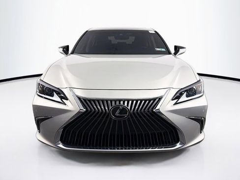 Used 2021 Lexus ES 350 w/ Premium Package FWD image 2