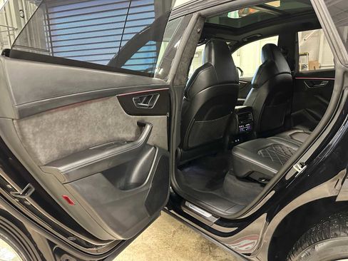 Used 2021 Audi SQ8 Prestige w/ Prestige Package image 15
