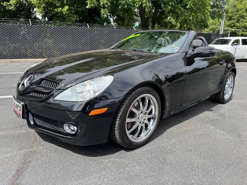 Used 2010 Mercedes-Benz SLK 300 image 1