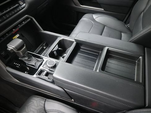Used 2023 Toyota Tundra Limited AWD/4WD image 9