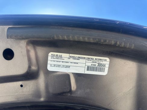 Used 2015 Jeep Grand Cherokee Summit w/ Platinum Series Group image 32