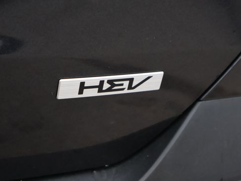 Used 2025 Kia Carnival EX image 17