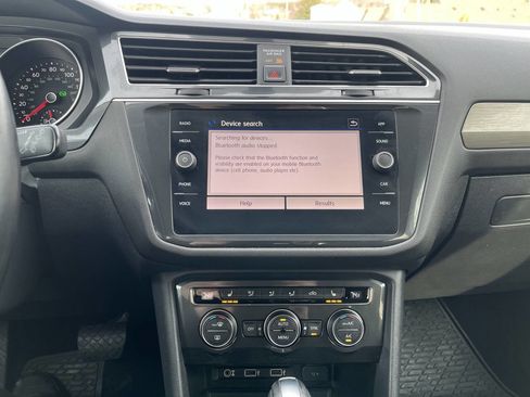 Used 2018 Volkswagen Tiguan SE image 21