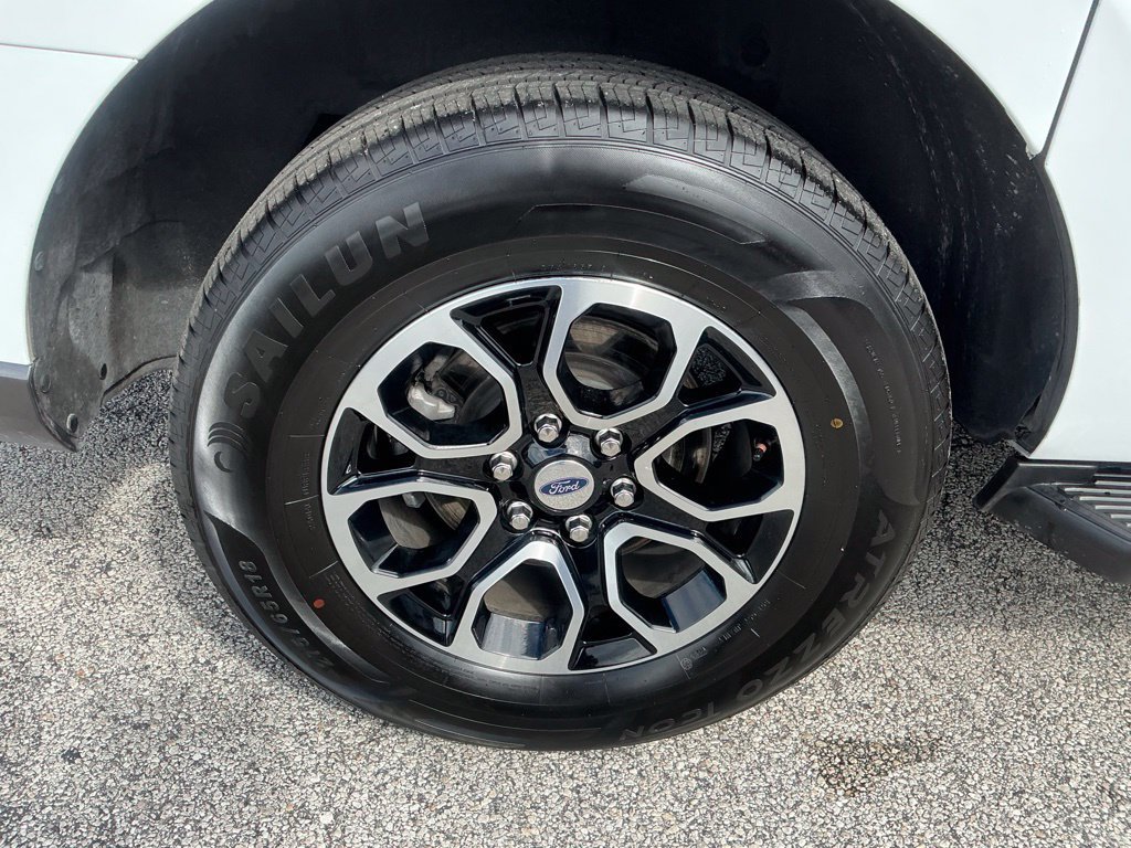 Certified 2024 Ford Expedition Max XLT RWD image 16