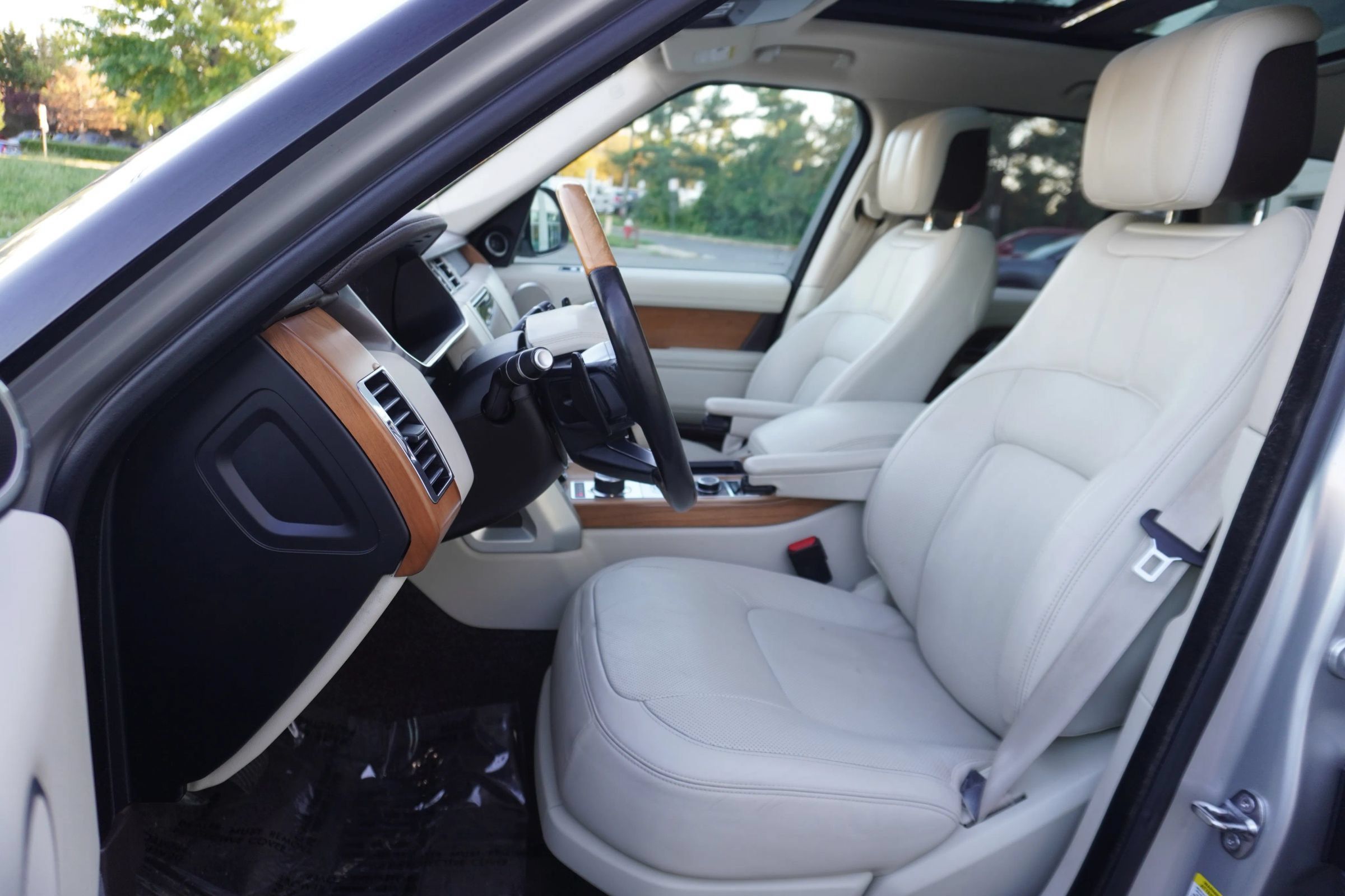 Used 2019 Land Rover Range Rover Supercharged AWD/4WD image 9