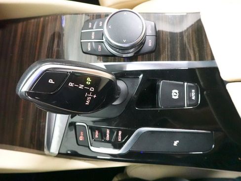 Used 2017 BMW 530i xDrive AWD/4WD image 19