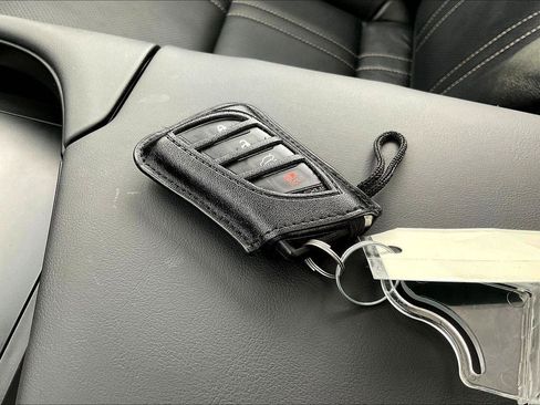 Used 2025 Lexus ES 300h w/ Luxury Package image 10