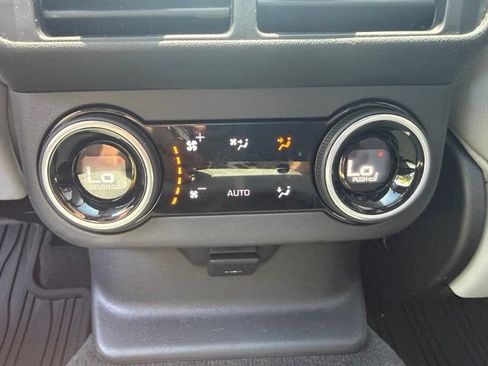 Used 2026 Land Rover Range Rover Velar Dynamic SE AWD/4WD image 32