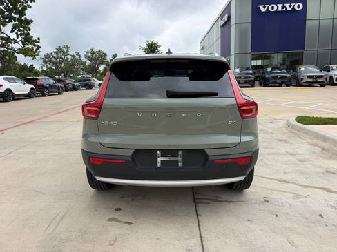 Certified 2023 Volvo XC40 B4 Plus w/ Driver Assist Package FWD image 5