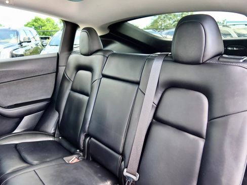 Used 2021 Tesla Model Y Long Range AWD/4WD image 18