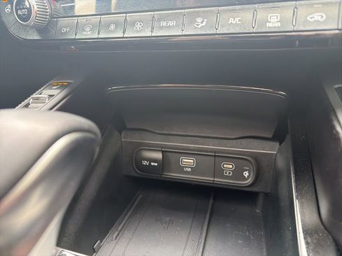 Certified 2024 Kia Telluride EX w/ EX Captain's Chair Package image 11