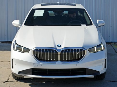 Used 2024 BMW i5 eDrive40 w/ M Sport Package image 54