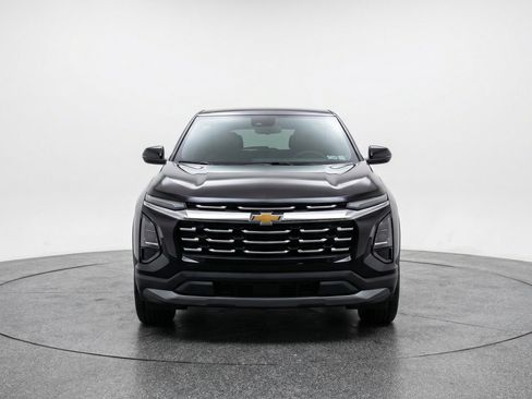 Used 2025 Chevrolet Equinox LT image 2
