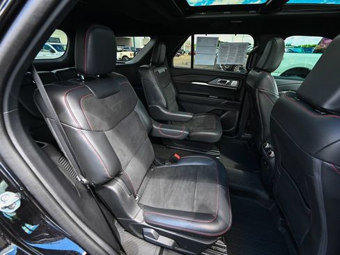Certified 2025 Ford Explorer ST AWD/4WD image 30