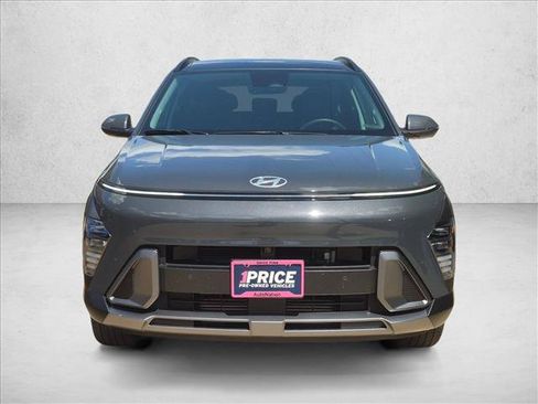 Used 2024 Hyundai Kona Limited AWD/4WD image 2