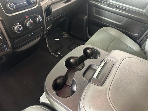 Used 2018 RAM 1500 Express w/ Express Value Package AWD/4WD image 30