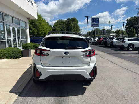 Used 2024 Subaru Crosstrek 2.5i Limited w/ Crosstrek Mirror Package AWD/4WD image 4