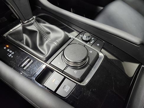 Used 2021 MAZDA MAZDA3 s FWD image 11