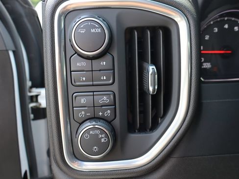 Used 2022 Chevrolet Silverado 1500 LT Trail Boss w/ Bed Protection Package AWD/4WD image 8