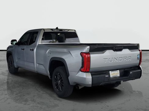 Used 2022 Toyota Tundra SR5 w/ SR5 Convenience Package RWD image 3