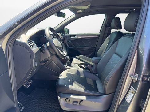 Certified 2023 Volkswagen Tiguan SE R-Line FWD image 11