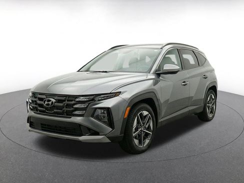 Used 2025 Hyundai Tucson SEL FWD image 3